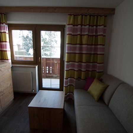 Ferienwohnung Haus Resi Berwang Zimmer foto