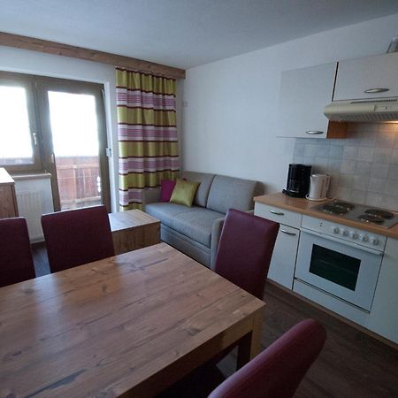 Ferienwohnung Haus Resi Berwang Zimmer foto