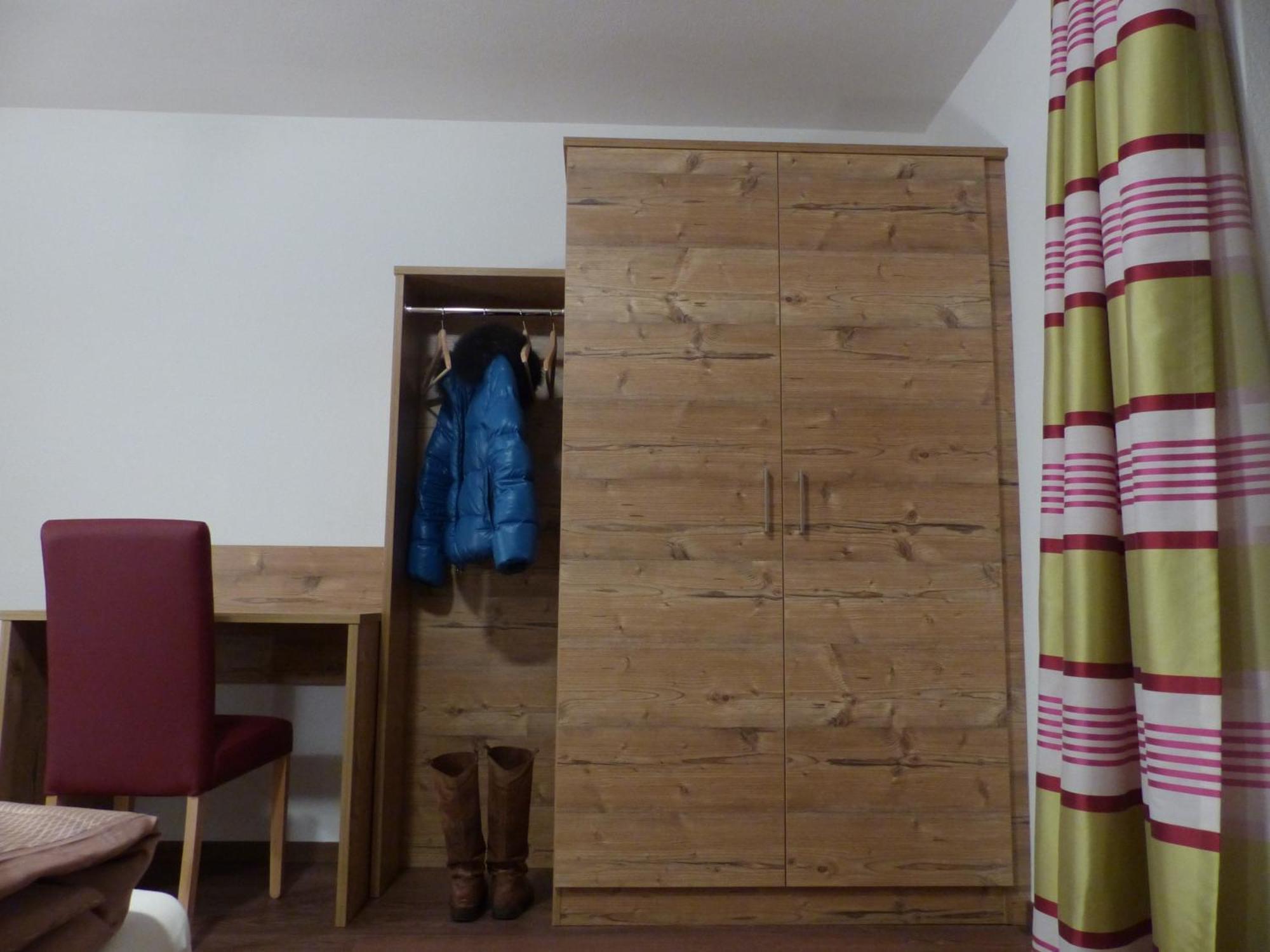 Ferienwohnung Haus Resi Berwang Zimmer foto