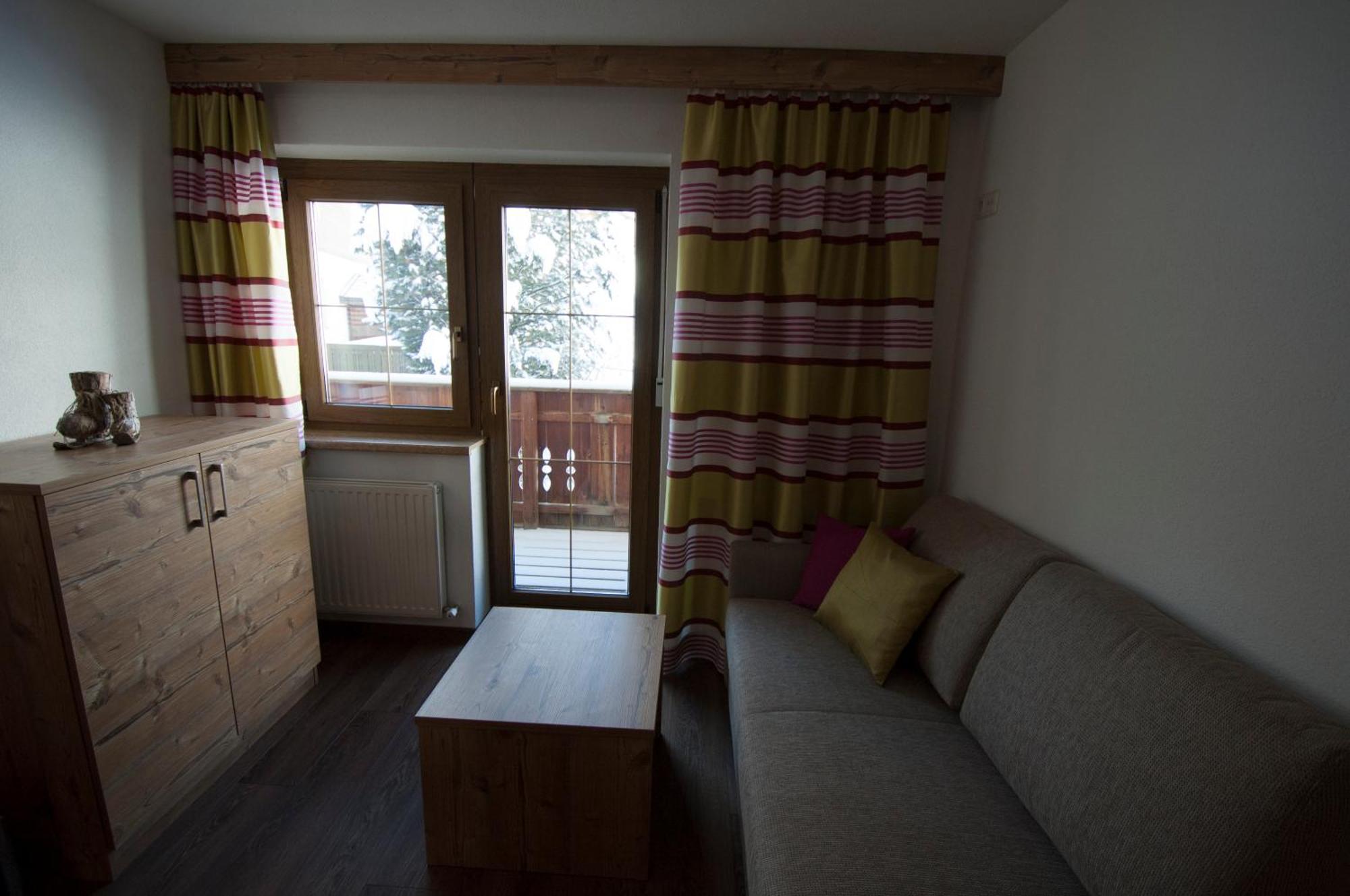 Ferienwohnung Haus Resi Berwang Zimmer foto