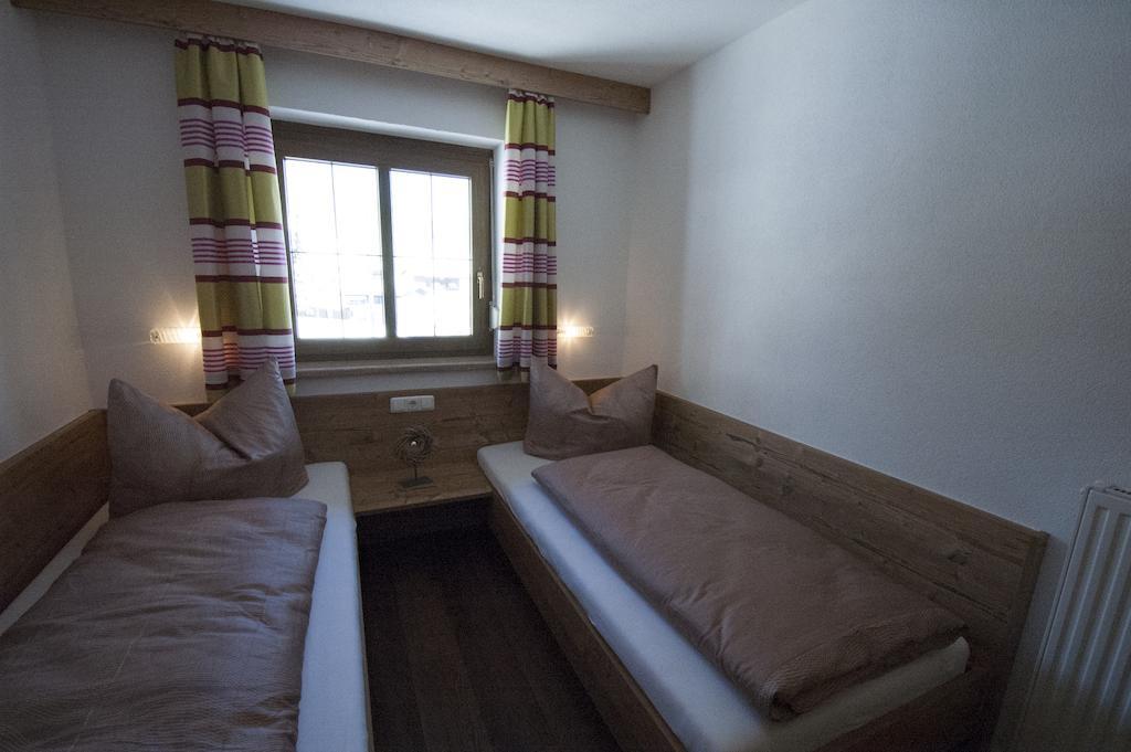 Ferienwohnung Haus Resi Berwang Zimmer foto